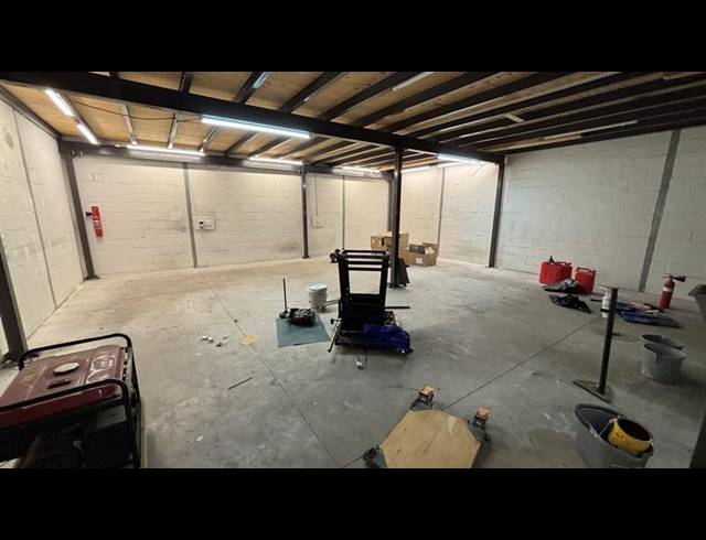 BUSINESS PROPERTY TO RENT IN NORTHGATE ISLAND